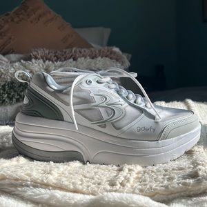 Gravity Defy White Sneakers 9.5W